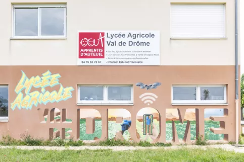 Fresque sur un mur du lycée