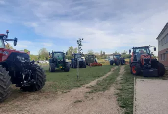 Exposition de tracteurs
