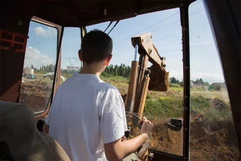 Lycée professionnel agricole Val de Drôme - Un jeune en Bac Pro Conduite et entretien des machines agricoles