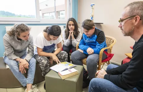 Groupe scolaire Val de Drôme_ Action pastorale sur la Bible avec Christophe Pelletier, éducateur et animateur pastoral