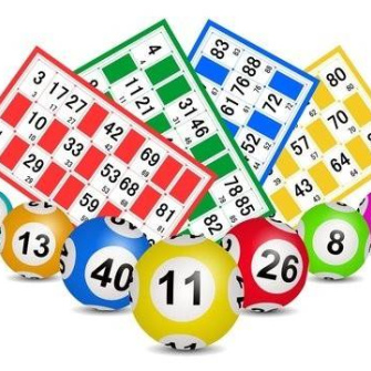 Cartons et boules de loto